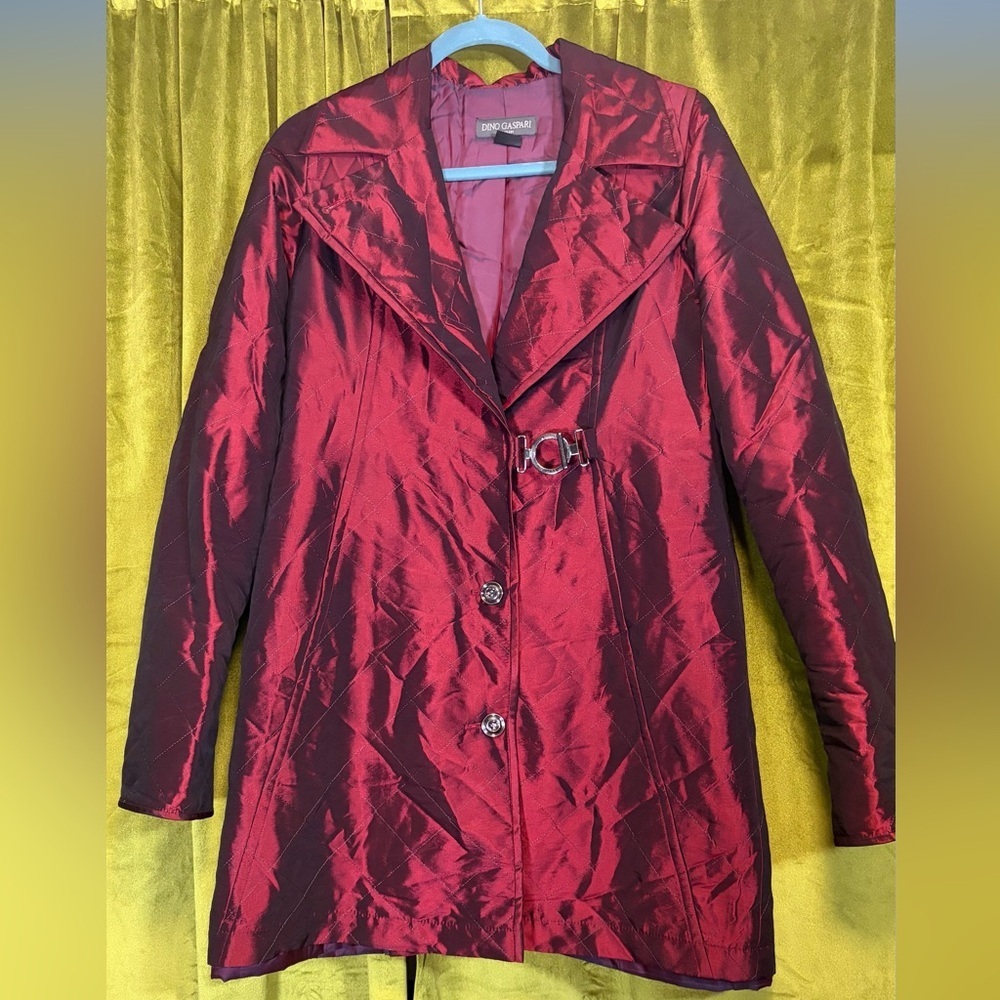 Dino Gaspari Red Shiny Collared A Line Quilted Puffer Jacket. Size Small.